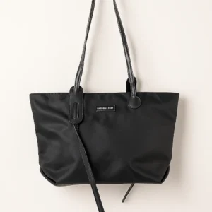 Classic Black Tote Bag for Women – Stylish Everyday Shoulder Handbag
