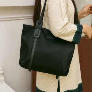 Classic Black Tote Bag for Women – Stylish Everyday Shoulder Handbag