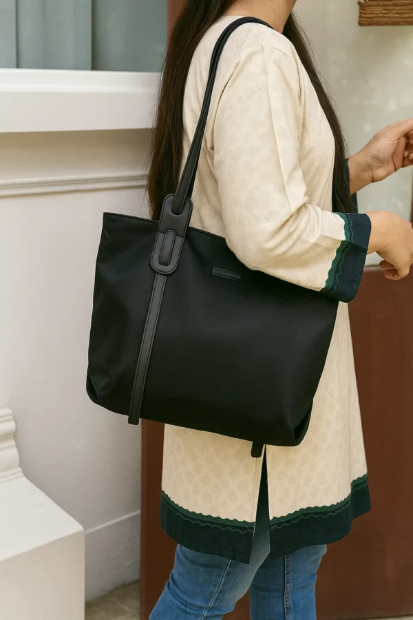 Classic Black Tote Bag for Women – Stylish Everyday Shoulder Handbag - Image 5